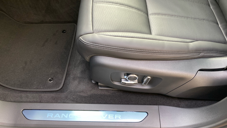 Land Rover Range Rover Evoque 1.5 P270e Autobiography 5dr Auto [Revised] Hatchback